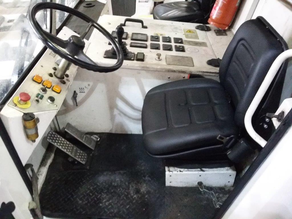 Pushback Tractor TLD TMX400-30 - Pushbacktraktor: bilde 4 Pushback Tractor TLD TMX400-30 - Pushbacktraktor: bilde 4