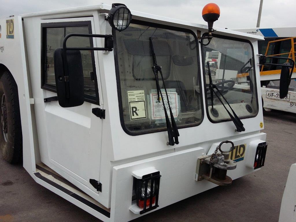 Pushback Tractor TLD TMX400-30 - Pushbacktraktor: bilde 1 Pushback Tractor TLD TMX400-30 - Pushbacktraktor: bilde 1