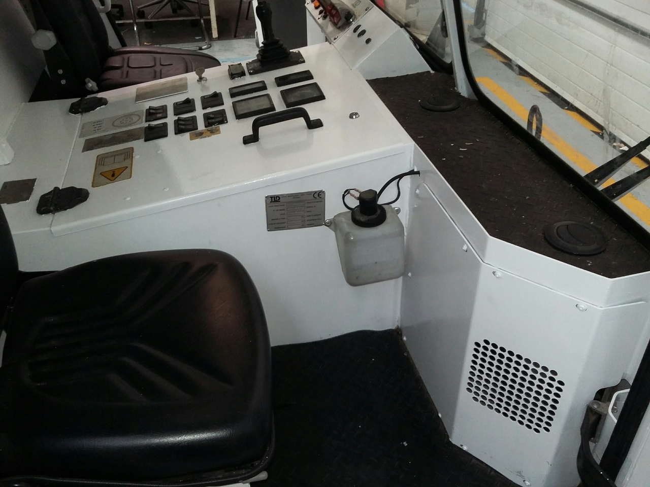 Pushback Tractor TLD TMX400-30 - Pushbacktraktor: bilde 5 Pushback Tractor TLD TMX400-30 - Pushbacktraktor: bilde 5