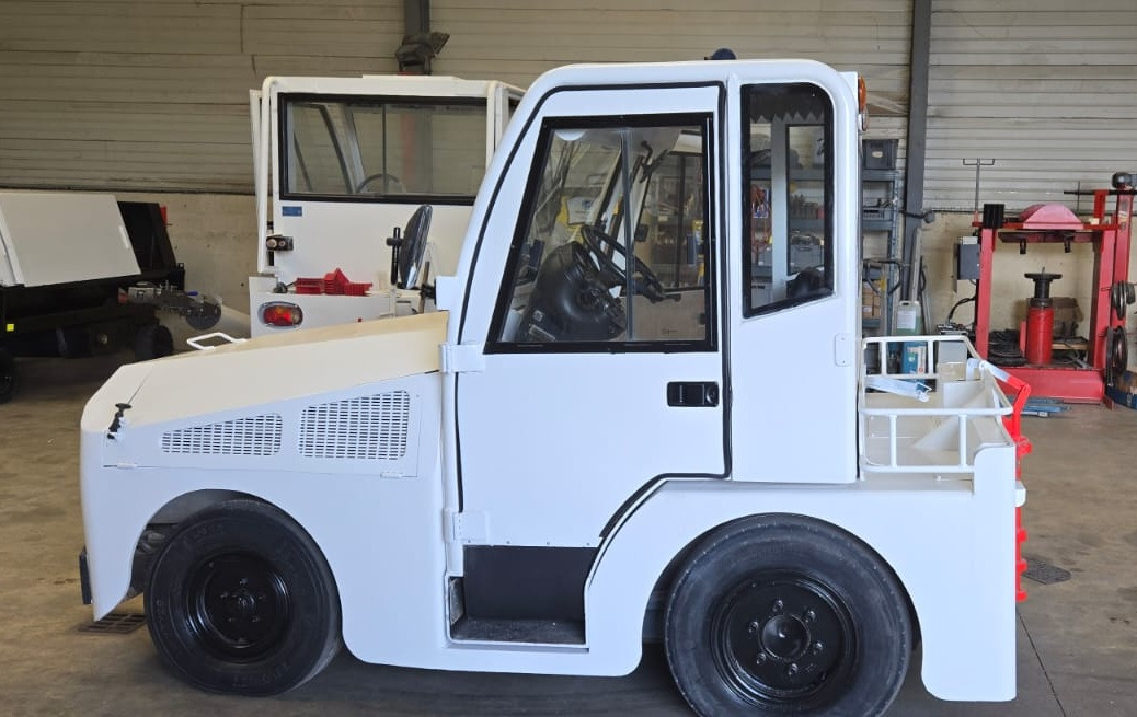 TEMG TRACTOR/DIESEL TG5006 - Bagasjetraktor: bilde 2 TEMG TRACTOR/DIESEL TG5006 - Bagasjetraktor: bilde 2