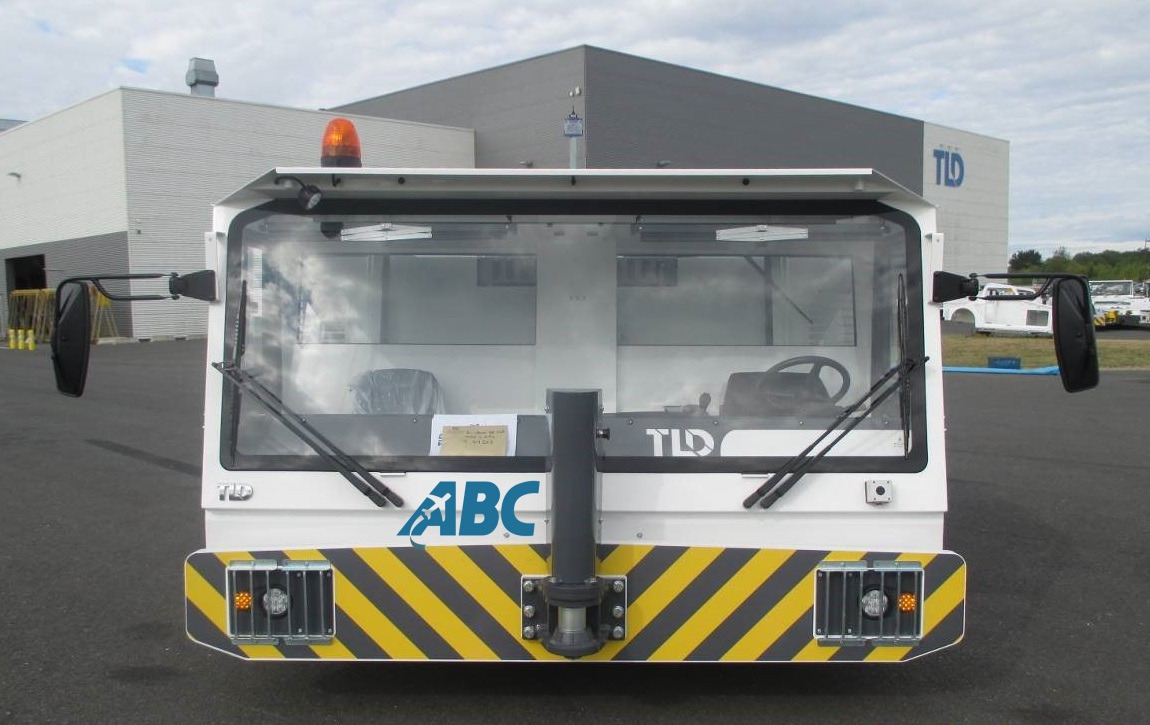 TLD Pushback TMX450 - Pushbacktraktor: bilde 1 TLD Pushback TMX450 - Pushbacktraktor: bilde 1