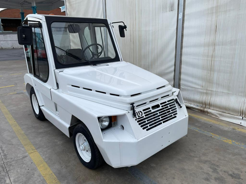 TLD TMX30 - Pushbacktraktor: bilde 2 TLD TMX30 - Pushbacktraktor: bilde 2