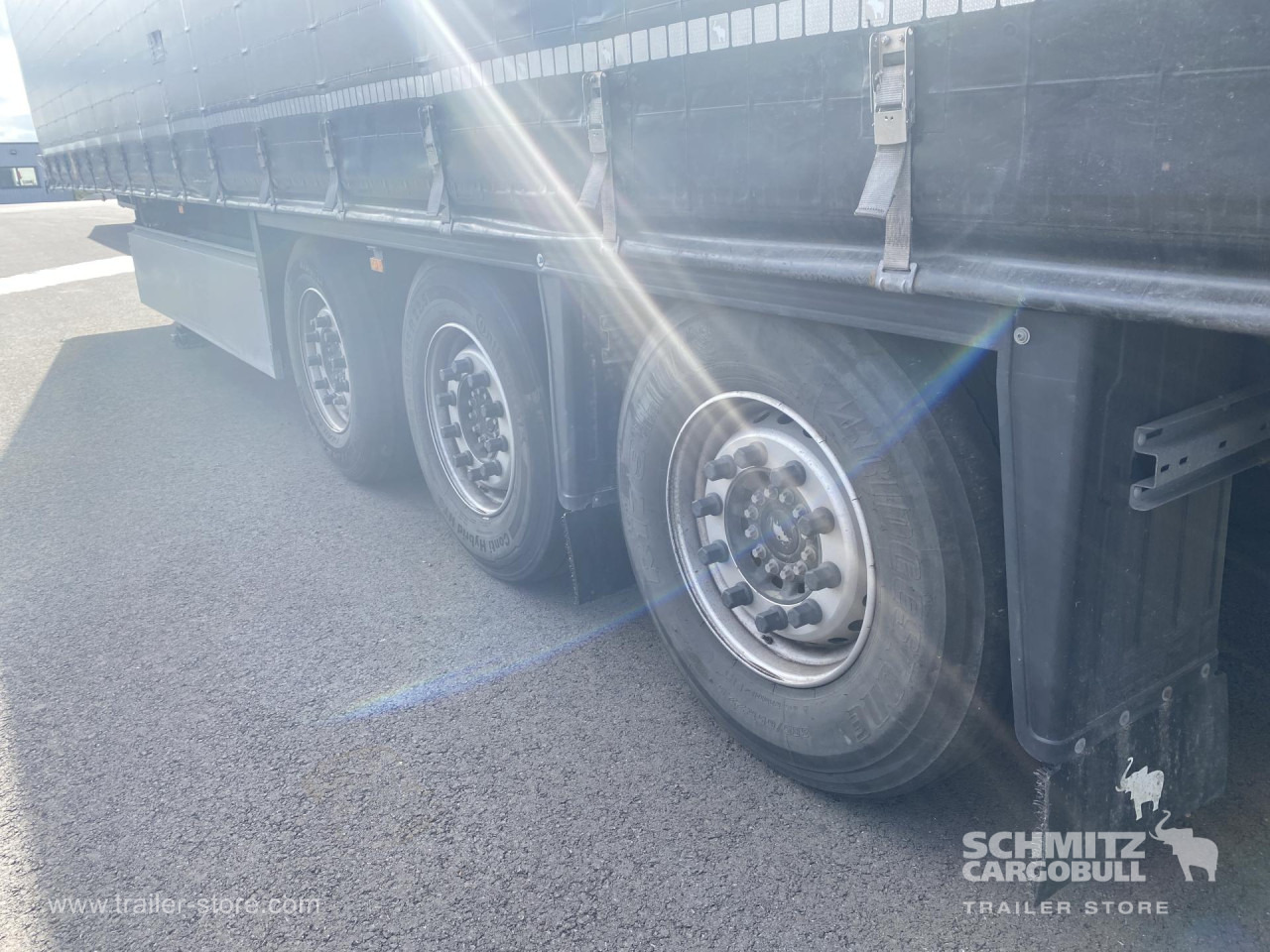 SCHMITZ Curtainsider Standard - Gardintrailer: bilde 4 SCHMITZ Curtainsider Standard - Gardintrailer: bilde 4