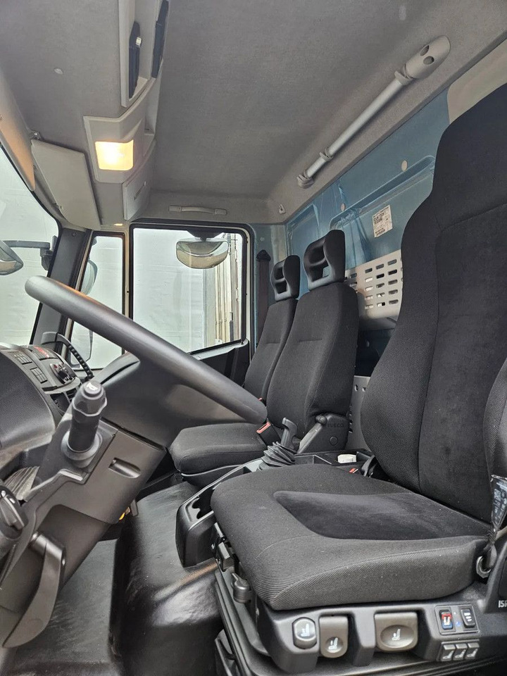 Skapbil Iveco EuroCargo 120 - 210 BOX 12t Only 7554 km: bilde 9 Skapbil Iveco EuroCargo 120 - 210 BOX 12t Only 7554 km: bilde 9