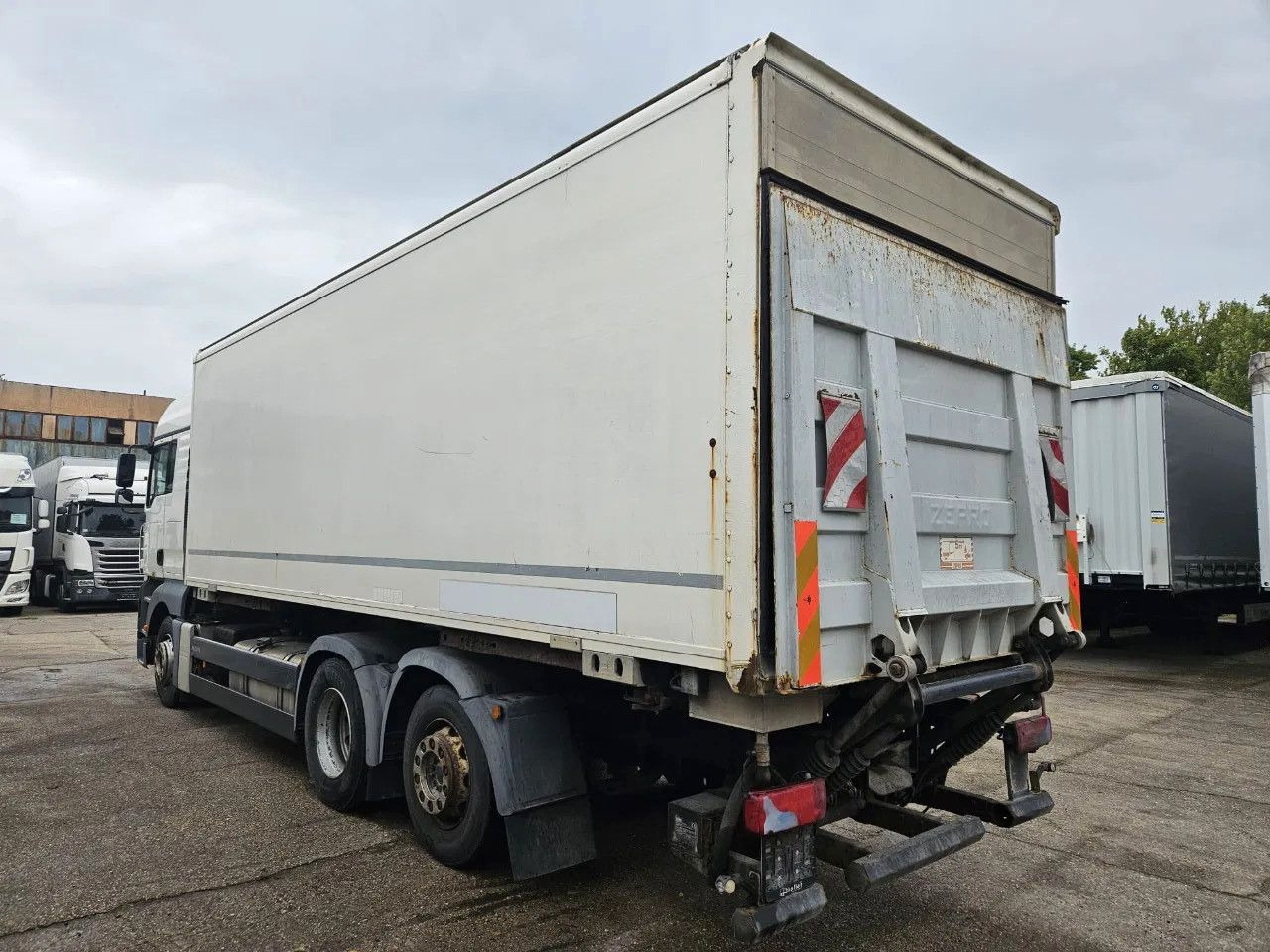 MAN TGA 26.400 BDF Tail Lift Euro5, New Smart2 Tacho - Container-transport/ Vekselflak lastebil: bilde 4 MAN TGA 26.400 BDF Tail Lift Euro5, New Smart2 Tacho - Container-transport/ Vekselflak lastebil: bilde 4