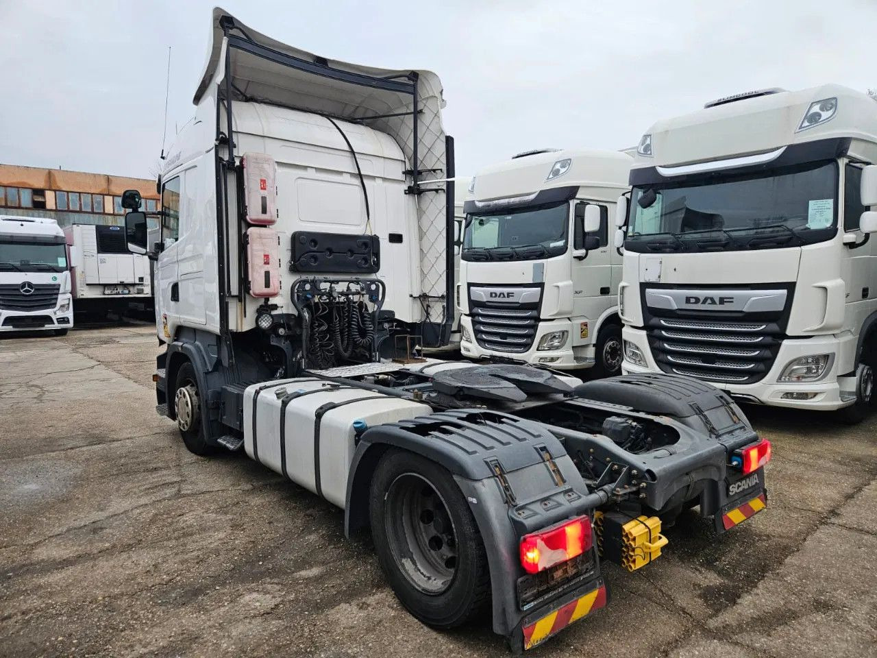 Scania R410 Mega StandKlima Highline - 4 units in stock - Trekkvogn: bilde 4 Scania R410 Mega StandKlima Highline - 4 units in stock - Trekkvogn: bilde 4