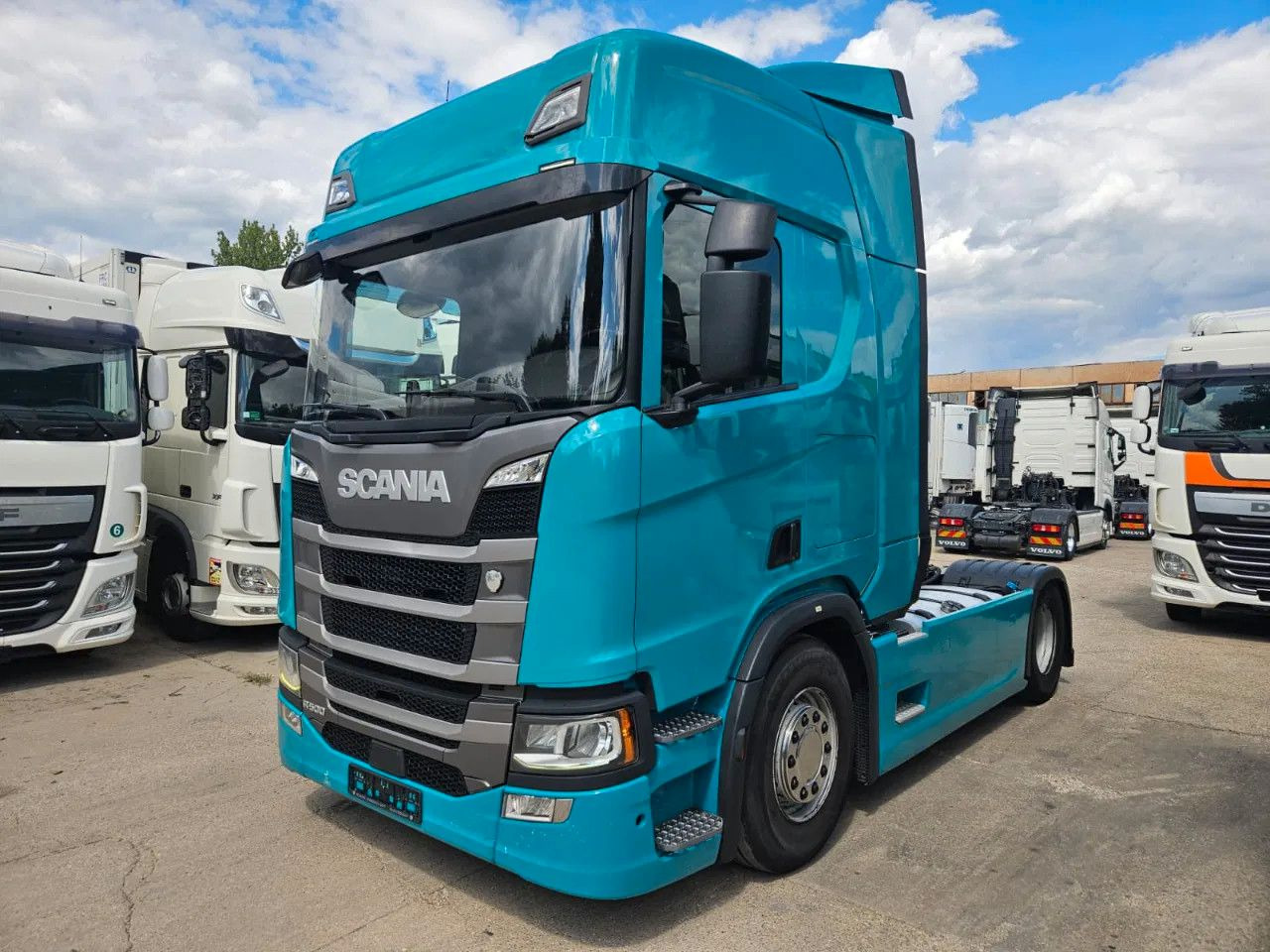 Scania R500 Standard-Turquoise-Standklima-Big NAVI-Hydr - Trekkvogn: bilde 1 Scania R500 Standard-Turquoise-Standklima-Big NAVI-Hydr - Trekkvogn: bilde 1