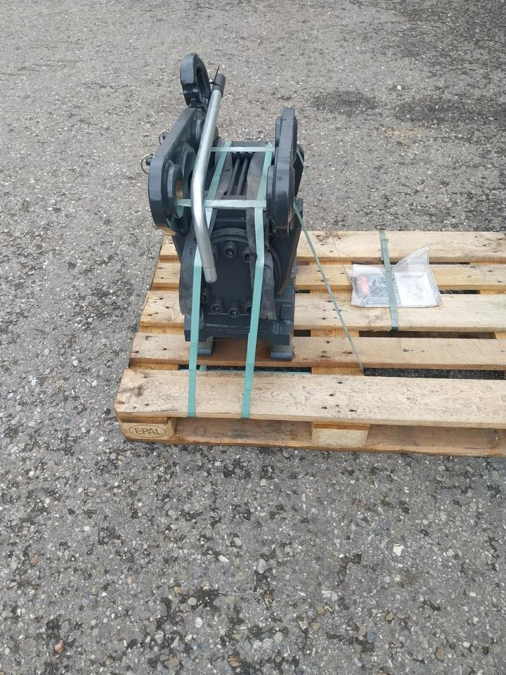 Rädlinger Tilt 8-12 t Powertilt Minibagger MS 08 Zeppelin Neuson - Tiltrotator for Minigraver: bilde 2 Rädlinger Tilt 8-12 t Powertilt Minibagger MS 08 Zeppelin Neuson - Tiltrotator for Minigraver: bilde 2