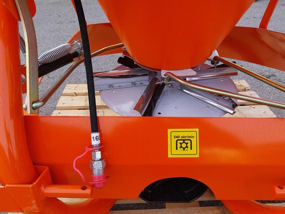 Salzstreuer 200l-500l Sand Splitt Schlepper Traktor Winterdienst - Sandstrøer: bilde 4 Salzstreuer 200l-500l Sand Splitt Schlepper Traktor Winterdienst - Sandstrøer: bilde 4