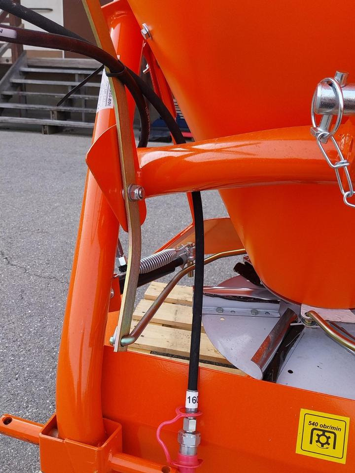 Salzstreuer 200l-500l Sand Splitt Schlepper Traktor Winterdienst - Sandstrøer: bilde 3 Salzstreuer 200l-500l Sand Splitt Schlepper Traktor Winterdienst - Sandstrøer: bilde 3