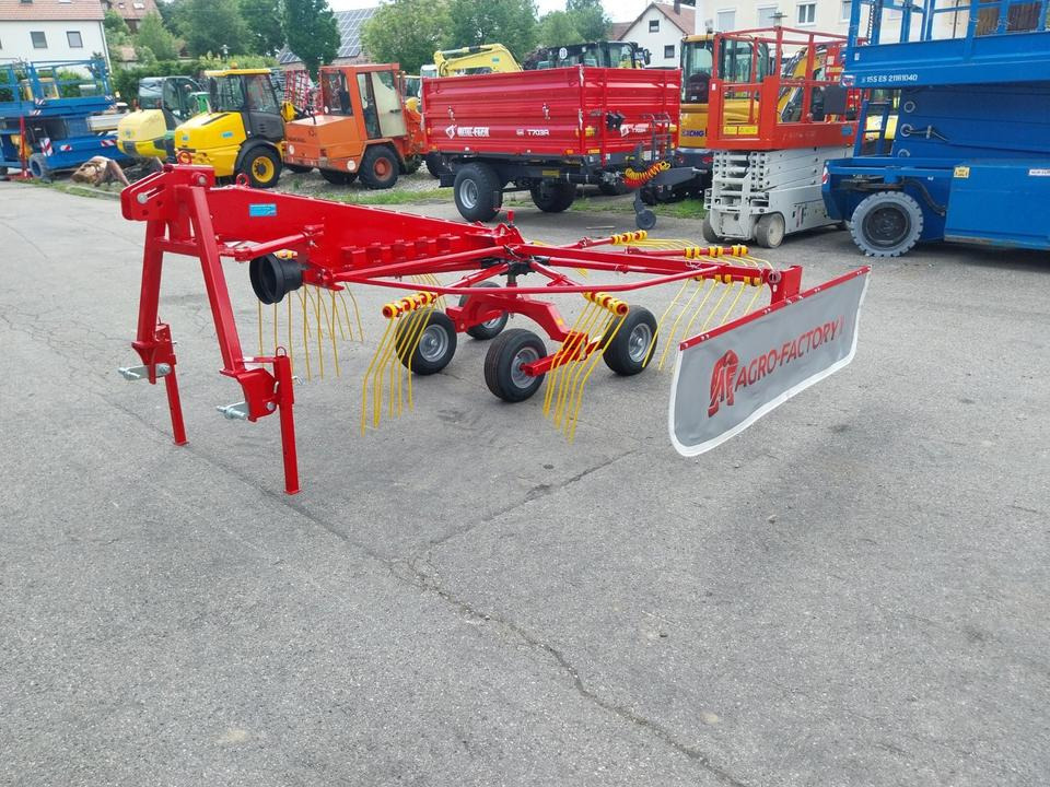 Neuen Kreiselschwader Schwader 3,5m KN-350 Pöttinger - Høyvender: bilde 1 Neuen Kreiselschwader Schwader 3,5m KN-350 Pöttinger - Høyvender: bilde 1