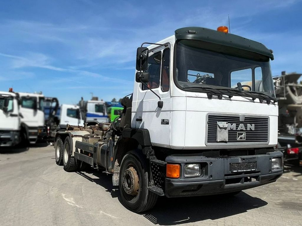 MAN F2000 27.342 6x4 Abrollkipper mit Kran - Kranbil: bilde 2 MAN F2000 27.342 6x4 Abrollkipper mit Kran - Kranbil: bilde 2