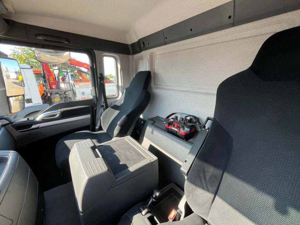 MAN TG-S 26.400 6x2-2 BL Pritsche Heckkran 5xhydr.Ausschub, Funk - Planbil, Kranbil: bilde 2 MAN TG-S 26.400 6x2-2 BL Pritsche Heckkran 5xhydr.Ausschub, Funk - Planbil, Kranbil: bilde 2