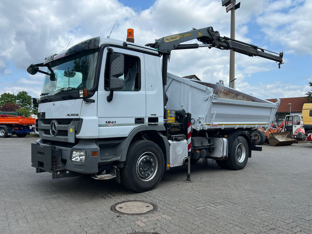 MERCEDES-BENZ Actros 1841 K 2-Achs Kipper Kran Funk 2xhydr+Greifer - Tippbil, Kranbil: bilde 1 MERCEDES-BENZ Actros 1841 K 2-Achs Kipper Kran Funk 2xhydr+Greifer - Tippbil, Kranbil: bilde 1