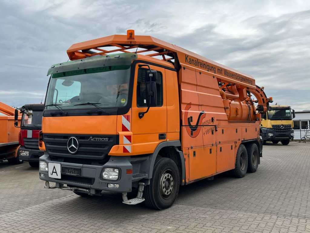 MERCEDES-BENZ Actros 2644 L 6x4 Saug + Spülwagen Kombi Saug+Spül super Zustand - Vakuum lastebil: bilde 1 MERCEDES-BENZ Actros 2644 L 6x4 Saug + Spülwagen Kombi Saug+Spül super Zustand - Vakuum lastebil: bilde 1