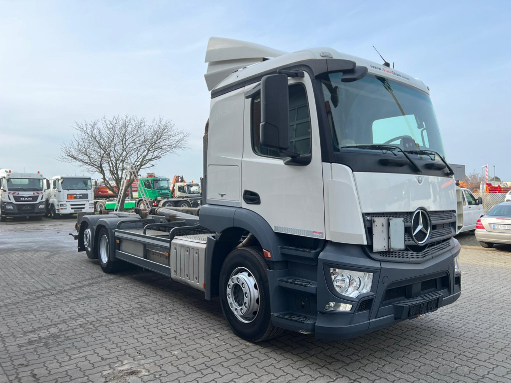 MERCEDES-BENZ Actros neu 2543 L 6x2 Abrollkipper Meiller Funk - Krokbil: bilde 2 MERCEDES-BENZ Actros neu 2543 L 6x2 Abrollkipper Meiller Funk - Krokbil: bilde 2
