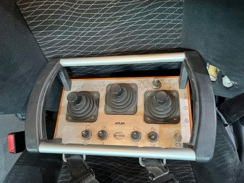 MERCEDES-BENZ Antos 2543 L 6x2 Abrollkipper mit Kran Funk+Greiferst. - Krokbil, Kranbil: bilde 3 MERCEDES-BENZ Antos 2543 L 6x2 Abrollkipper mit Kran Funk+Greiferst. - Krokbil, Kranbil: bilde 3