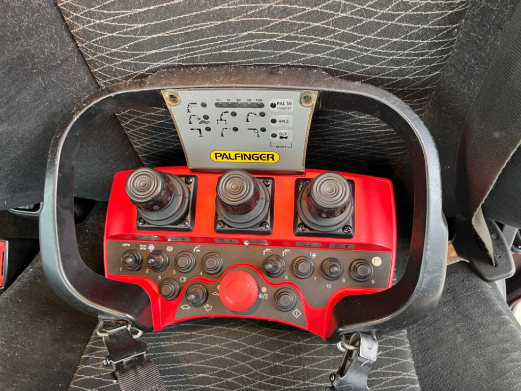 MERCEDES-BENZ Arocs 1845 4x4 HAD 2-Achs Allradkipper Heckkran Funk - Tippbil, Kranbil: bilde 3 MERCEDES-BENZ Arocs 1845 4x4 HAD 2-Achs Allradkipper Heckkran Funk - Tippbil, Kranbil: bilde 3