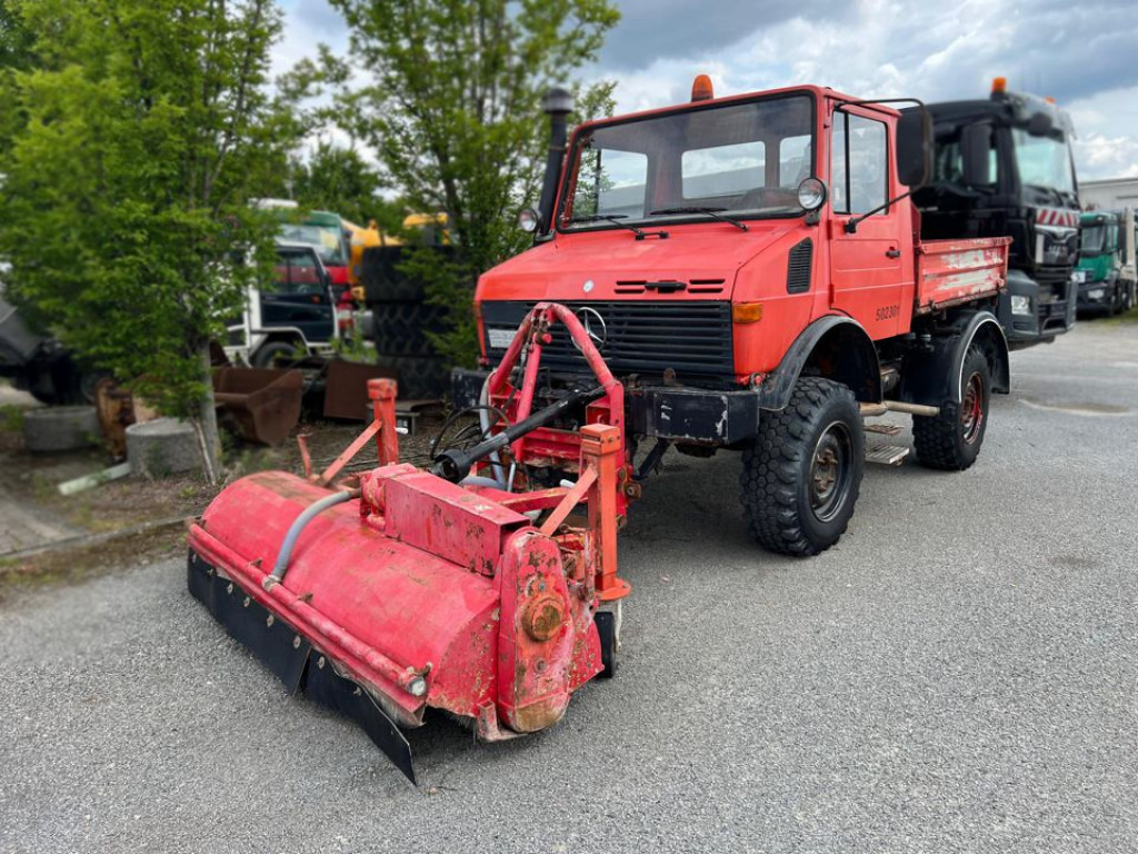 MERCEDES-BENZ Unimog U 424 2-Achs Allradkipper Front+Heckhydraulik Besen - Tippbil: bilde 1 MERCEDES-BENZ Unimog U 424 2-Achs Allradkipper Front+Heckhydraulik Besen - Tippbil: bilde 1
