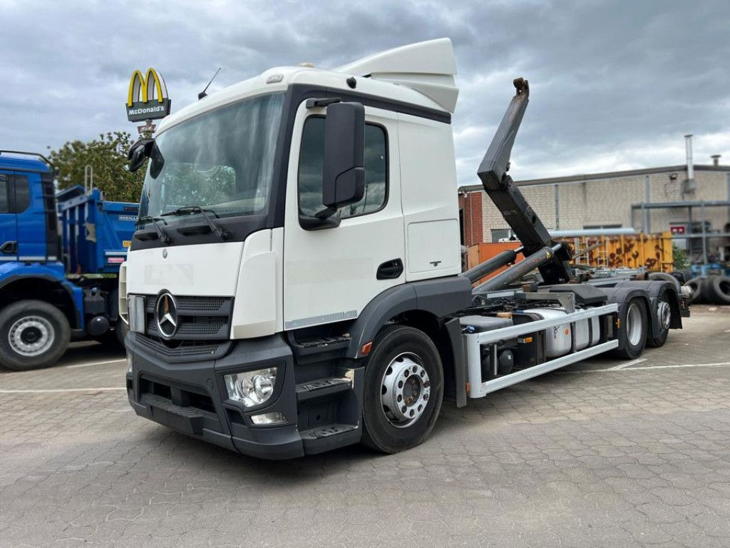 Mercedes-Benz Actros 2543 L 6x2 Abrollkipper MeillerLenk/Lift - Krokbil: bilde 1 Mercedes-Benz Actros 2543 L 6x2 Abrollkipper MeillerLenk/Lift - Krokbil: bilde 1
