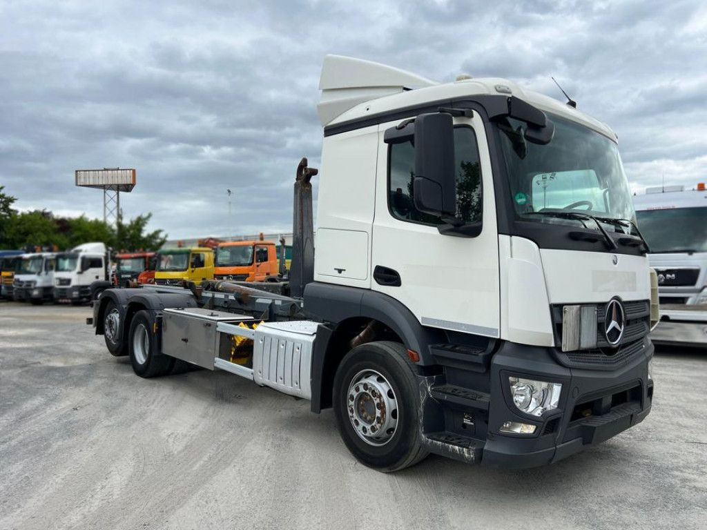 Mercedes-Benz Actros 2543 L 6x2 Abrollkipper MeillerLenk/Lift - Krokbil: bilde 2 Mercedes-Benz Actros 2543 L 6x2 Abrollkipper MeillerLenk/Lift - Krokbil: bilde 2