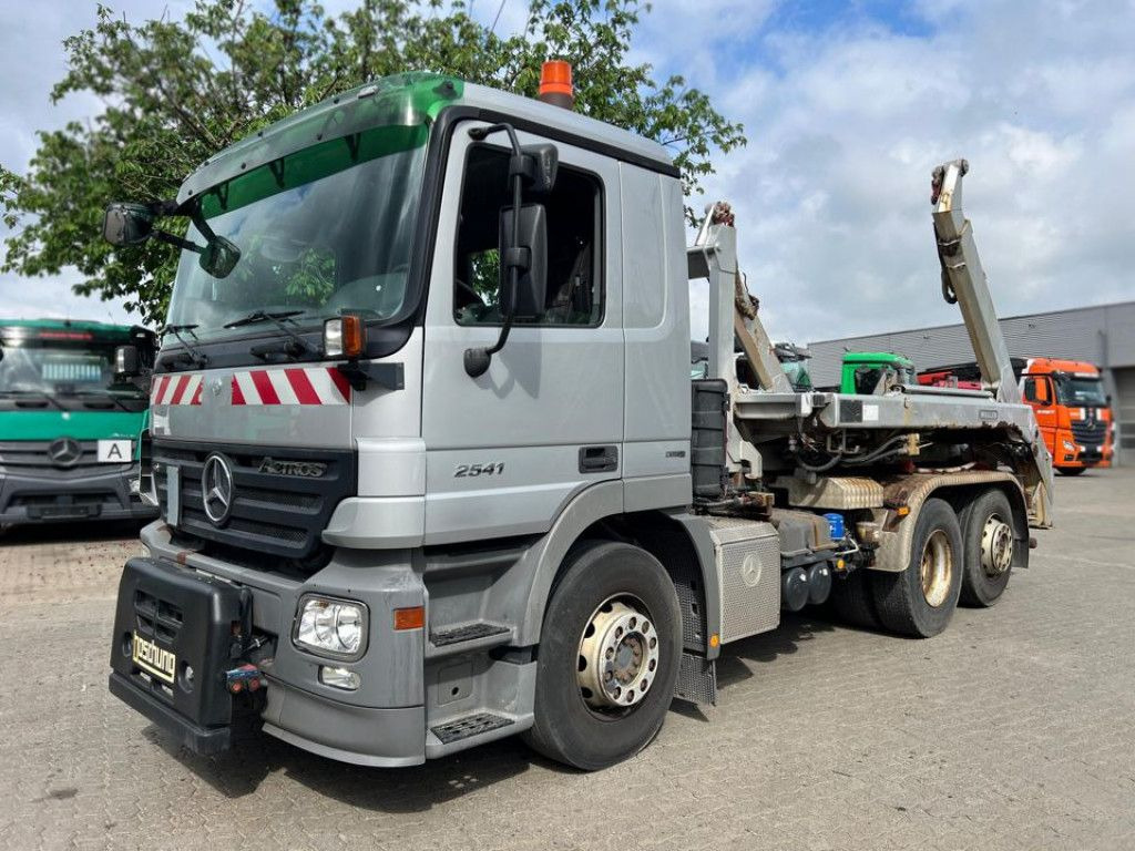 Mercedes-Benz Actros 2641 L 6x2 Abrollkipper 159TKM kuz.Radsta - Krokbil: bilde 1 Mercedes-Benz Actros 2641 L 6x2 Abrollkipper 159TKM kuz.Radsta - Krokbil: bilde 1