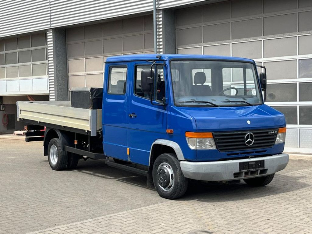 Mercedes-Benz Vario 614 D Pritsche Doppelkabine LKW Motor 4.3 - Varebil med plan, Varebil med dobbelt førerhus: bilde 2 Mercedes-Benz Vario 614 D Pritsche Doppelkabine LKW Motor 4.3 - Varebil med plan, Varebil med dobbelt førerhus: bilde 2