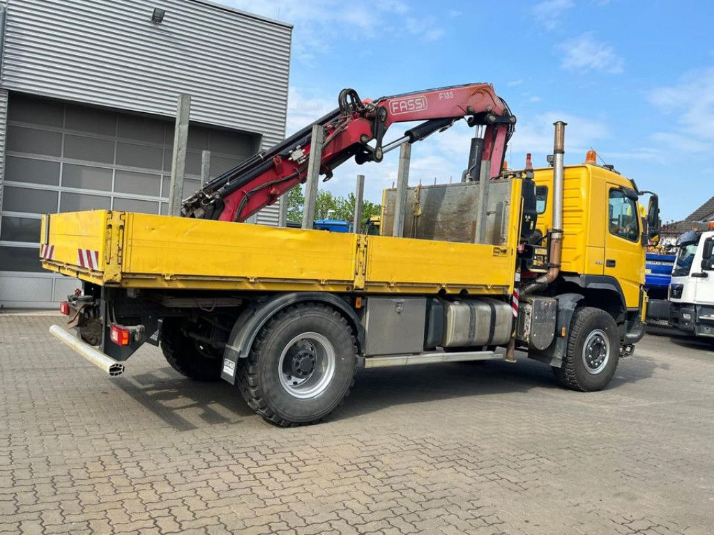 Volvo FM 330 4x4 Pritsche Kran Singelreifen Funkfernbe - Planbil, Kranbil: bilde 4 Volvo FM 330 4x4 Pritsche Kran Singelreifen Funkfernbe - Planbil, Kranbil: bilde 4