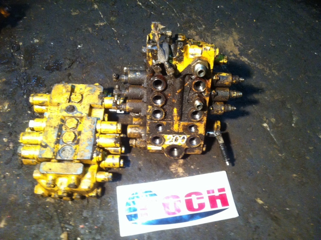 KOMATSU BB615584 - 4 SEKCYJNY - Hydraulisk ventil for Bygg og anlegg: bilde 1 KOMATSU BB615584 - 4 SEKCYJNY - Hydraulisk ventil for Bygg og anlegg: bilde 1