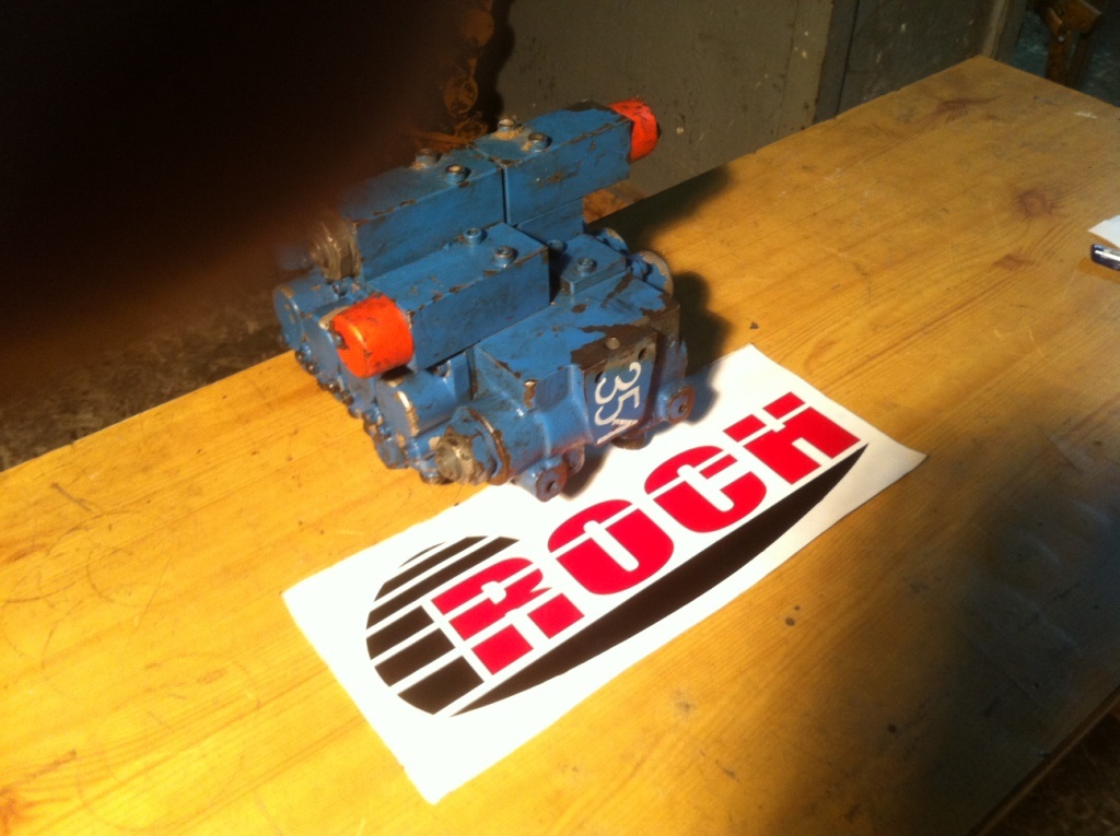 REXROTH SIGMA 480062 00 - 4 SEKCYJNY - Hydraulisk ventil for Bygg og anlegg: bilde 1 REXROTH SIGMA 480062 00 - 4 SEKCYJNY - Hydraulisk ventil for Bygg og anlegg: bilde 1