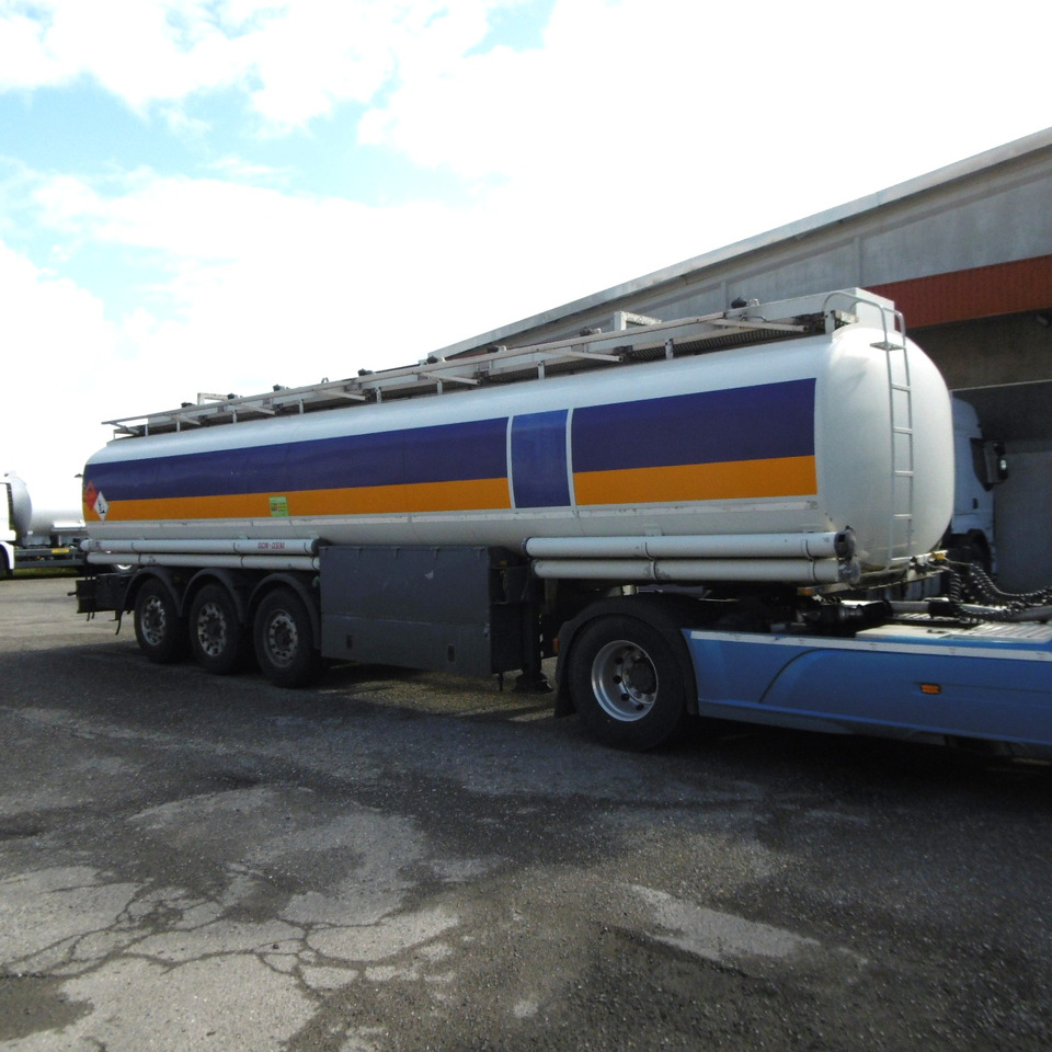 SACIM 8 Compartments Fuel tank - Tanksemi: bilde 1 SACIM 8 Compartments Fuel tank - Tanksemi: bilde 1