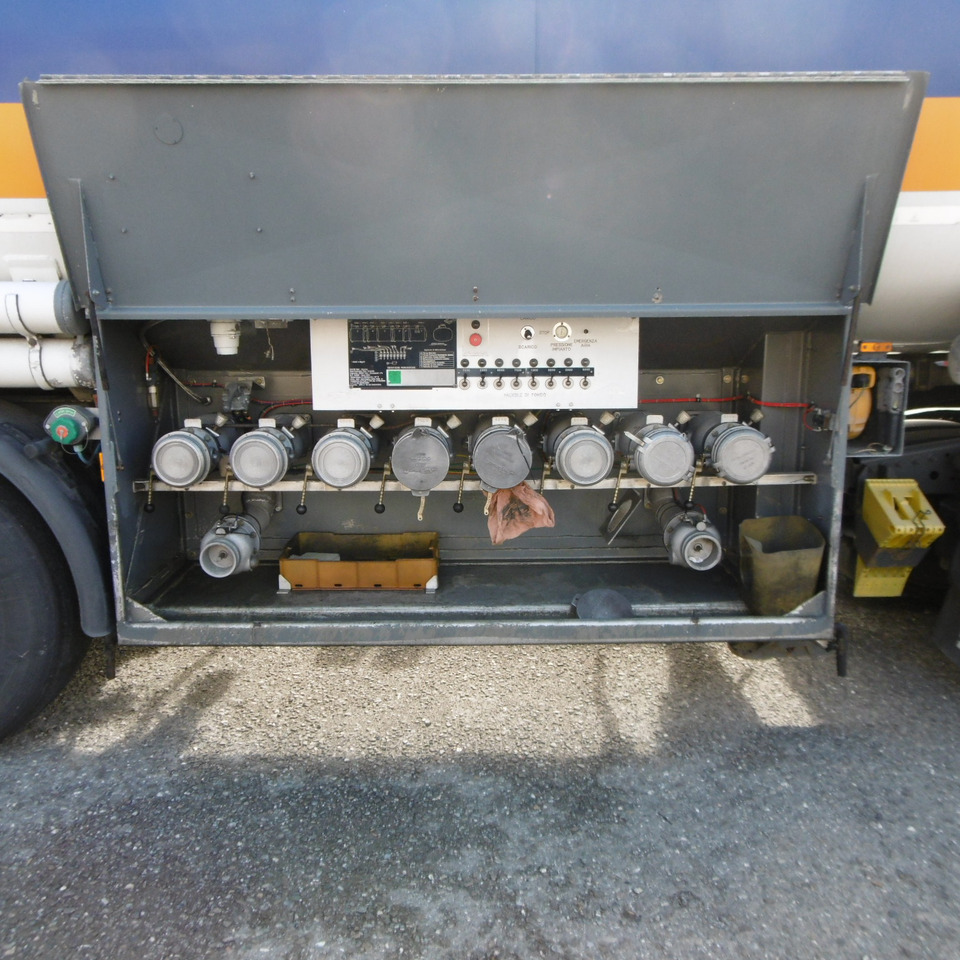 SACIM 8 Compartments Fuel tank - Tanksemi: bilde 5 SACIM 8 Compartments Fuel tank - Tanksemi: bilde 5