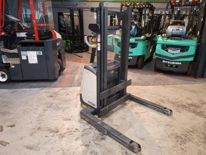 Crown ST3000-1.0 - Stabler: bilde 1 Crown ST3000-1.0 - Stabler: bilde 1