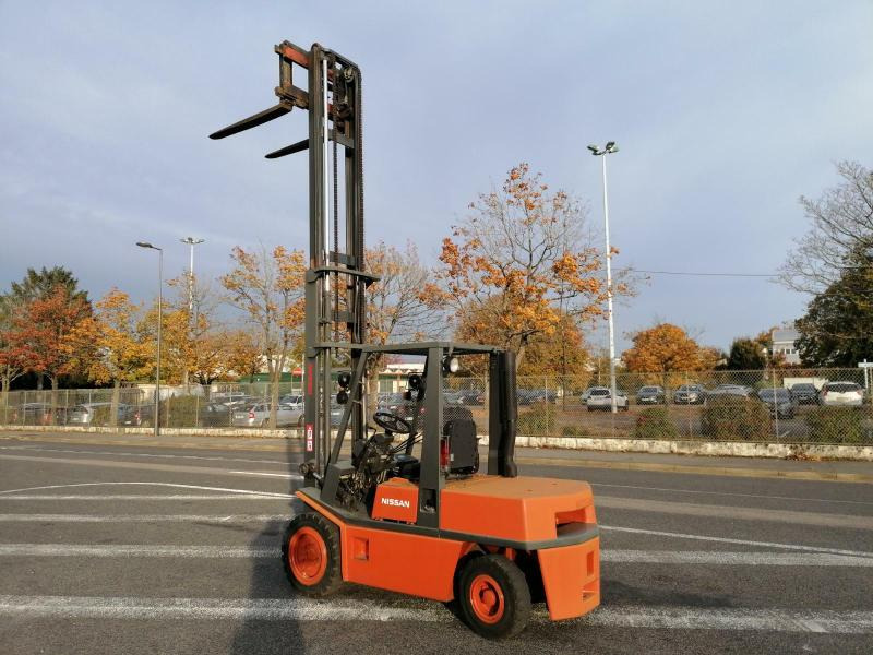 Nissan EGH02A30U - Dieseltruck: bilde 1 Nissan EGH02A30U - Dieseltruck: bilde 1