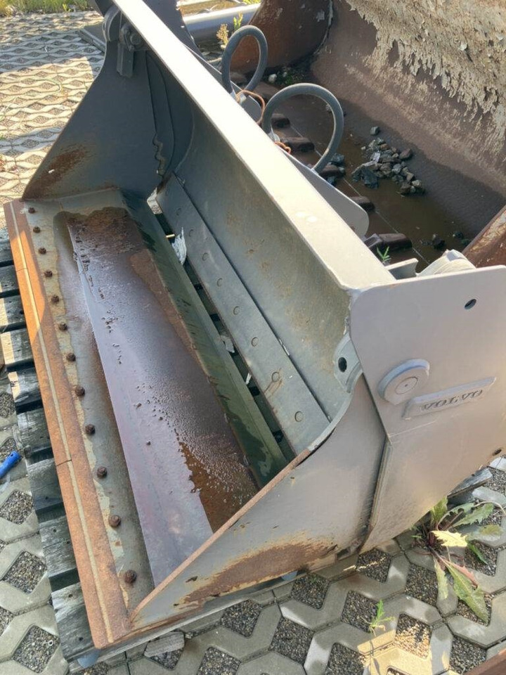 Volvo Klappschaufel mit Messer TPZ - Skuffe: bilde 4 Volvo Klappschaufel mit Messer TPZ - Skuffe: bilde 4