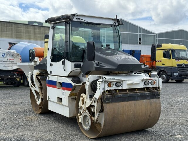 BOMAG BW 174 AP-4 AM Walze 12 Ton *Vibrator *Streuer - Vals: bilde 1 BOMAG BW 174 AP-4 AM Walze 12 Ton *Vibrator *Streuer - Vals: bilde 1
