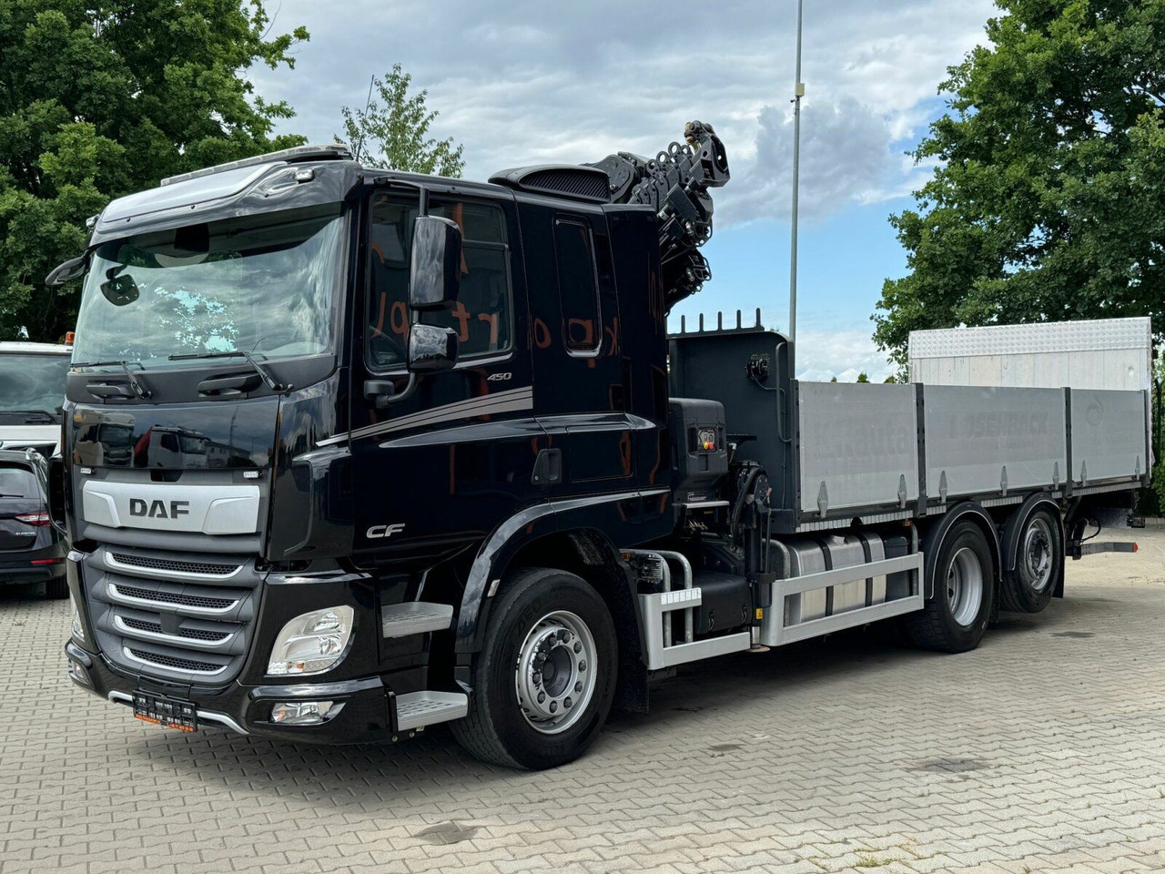 DAF CF 450 FAN 6x2 Pritsche mit Kran HIAB 188 E-6 - Planbil, Kranbil: bilde 2 DAF CF 450 FAN 6x2 Pritsche mit Kran HIAB 188 E-6 - Planbil, Kranbil: bilde 2
