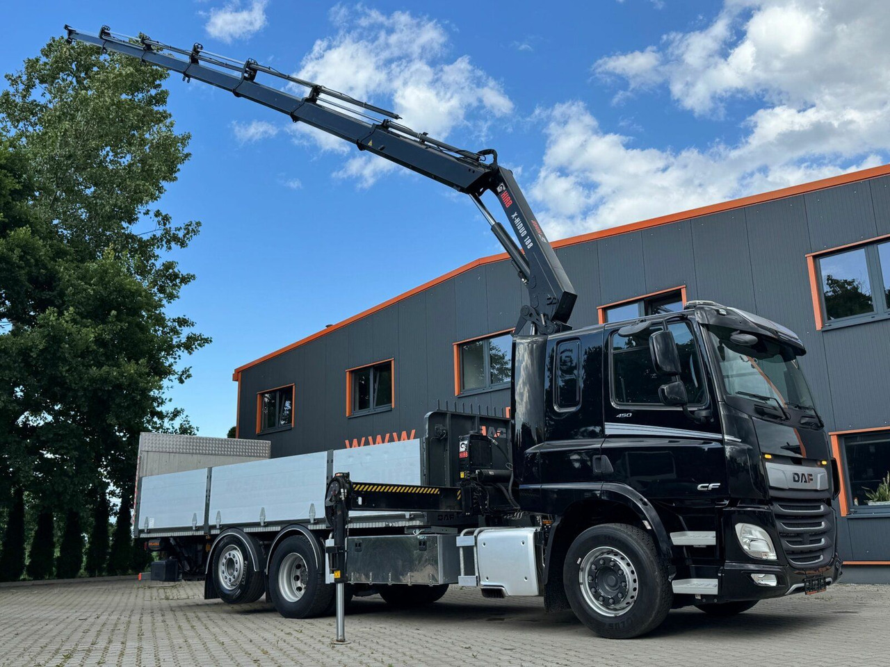 DAF CF 450 FAN 6x2 Pritsche mit Kran HIAB 188 E-6 - Planbil, Kranbil: bilde 1 DAF CF 450 FAN 6x2 Pritsche mit Kran HIAB 188 E-6 - Planbil, Kranbil: bilde 1