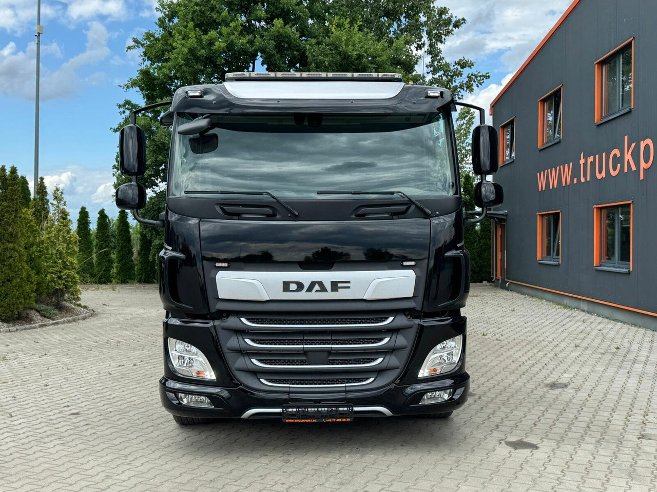 DAF CF 450 FAN 6x2 Pritsche mit Kran HIAB 188 E-6 - Kranbil: bilde 3 DAF CF 450 FAN 6x2 Pritsche mit Kran HIAB 188 E-6 - Kranbil: bilde 3