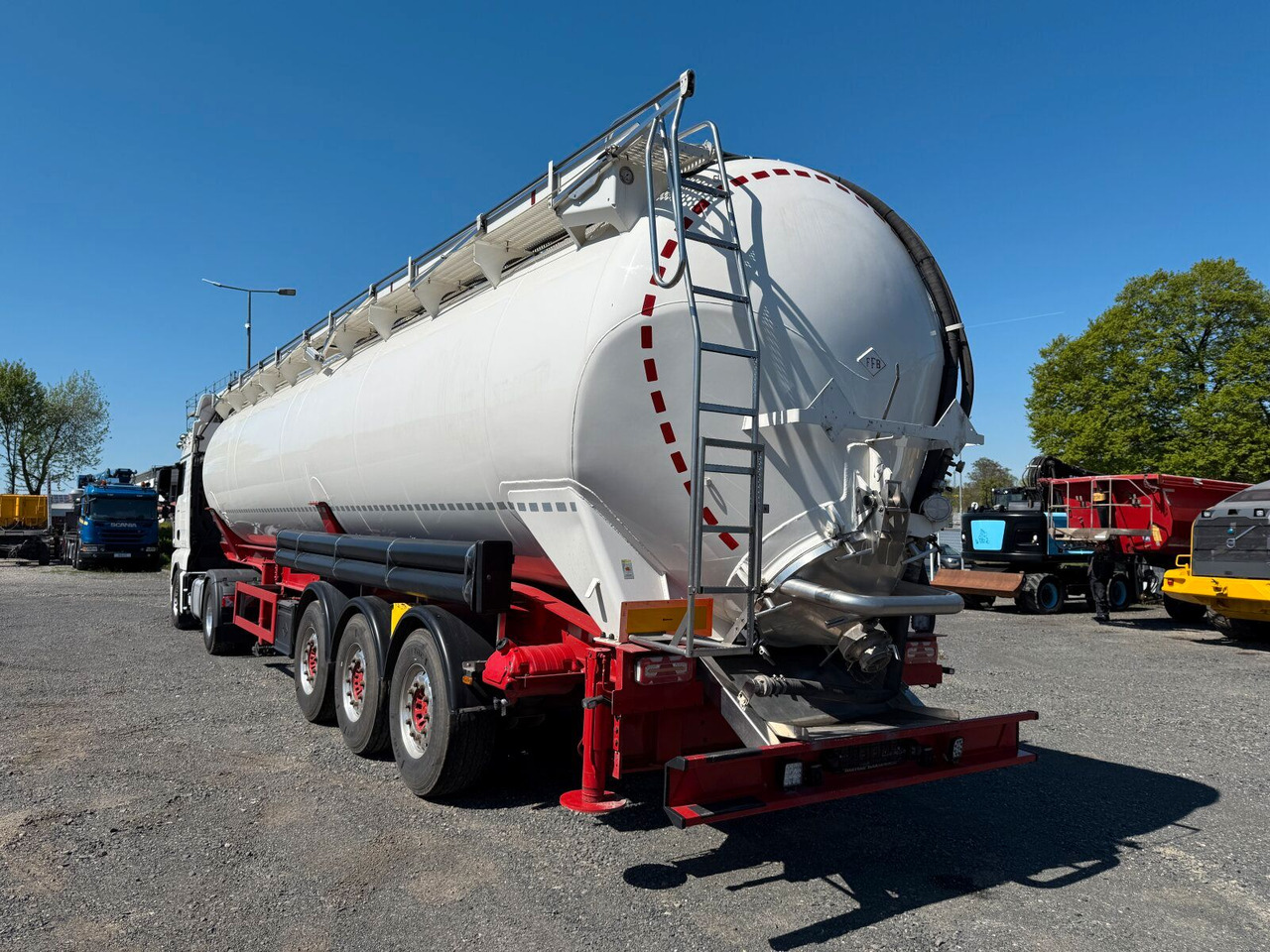 Feldbinder KIP 60.3 Silo 60.000 L 3 Achse ADR - Bulktrailer: bilde 5 Feldbinder KIP 60.3 Silo 60.000 L 3 Achse ADR - Bulktrailer: bilde 5