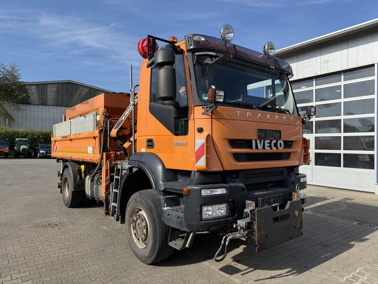 Iveco TRAKKER Kipper Kran TEREX 85.2 Salzstreuer - Kranbil: bilde 1 Iveco TRAKKER Kipper Kran TEREX 85.2 Salzstreuer - Kranbil: bilde 1