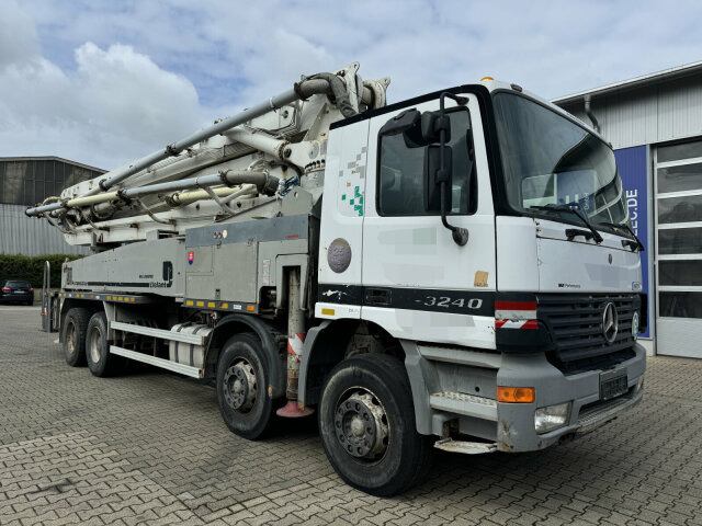 Mercedes-Benz ACTROS 3240 8x4 Betonpumpe PUTZMEISTER BSF 42 M - Betongpumpe: bilde 1 Mercedes-Benz ACTROS 3240 8x4 Betonpumpe PUTZMEISTER BSF 42 M - Betongpumpe: bilde 1