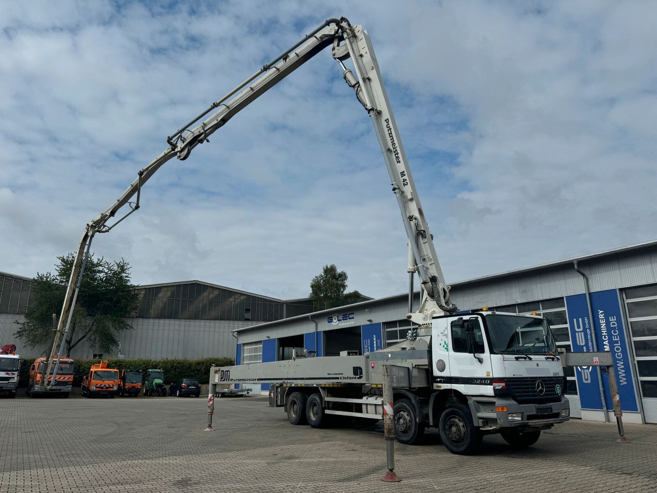 Mercedes-Benz ACTROS 3240 8x4 Betonpumpe PUTZMEISTER BSF 42 M - Betongpumpe: bilde 2 Mercedes-Benz ACTROS 3240 8x4 Betonpumpe PUTZMEISTER BSF 42 M - Betongpumpe: bilde 2