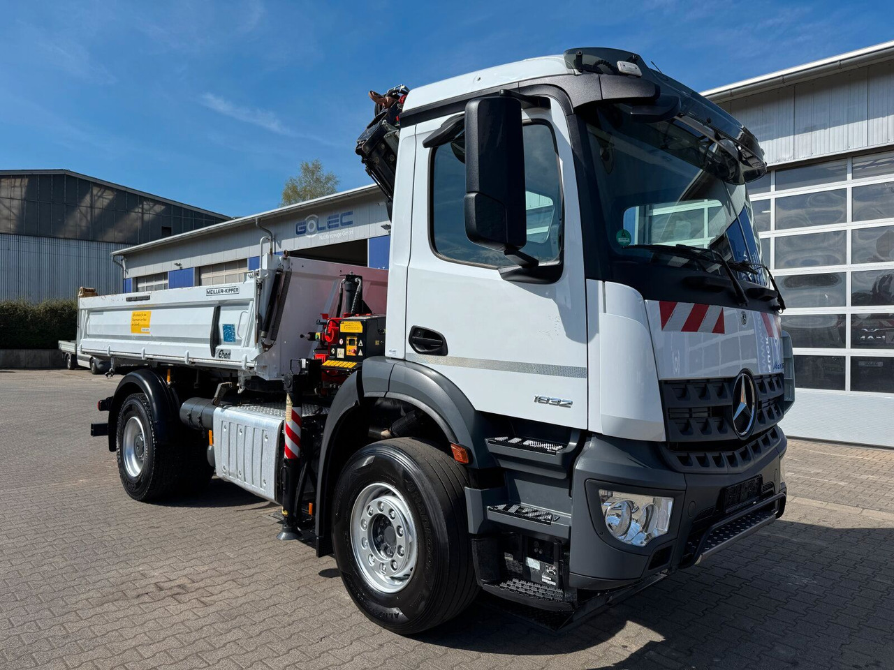 Mercedes-Benz AROCS 1832 4x2 Euro 6 Kipper Kran FASSI F120FB - Tippbil, Kranbil: bilde 1 Mercedes-Benz AROCS 1832 4x2 Euro 6 Kipper Kran FASSI F120FB - Tippbil, Kranbil: bilde 1