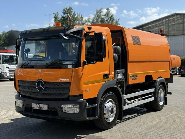 Mercedes-Benz ATEGO 1323 4x2 Kehrmaschine FAUN Viajet 6R/H - Feiebil: bilde 4 Mercedes-Benz ATEGO 1323 4x2 Kehrmaschine FAUN Viajet 6R/H - Feiebil: bilde 4