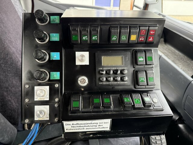 Mitsubishi Canter FUSO Kehrmaschine BROCK SL140 4 m³ - Feiebil: bilde 5 Mitsubishi Canter FUSO Kehrmaschine BROCK SL140 4 m³ - Feiebil: bilde 5