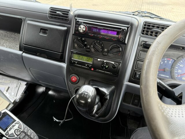 Mitsubishi Canter FUSO Kehrmaschine BROCK SL140 4 m³ - Feiebil: bilde 3 Mitsubishi Canter FUSO Kehrmaschine BROCK SL140 4 m³ - Feiebil: bilde 3