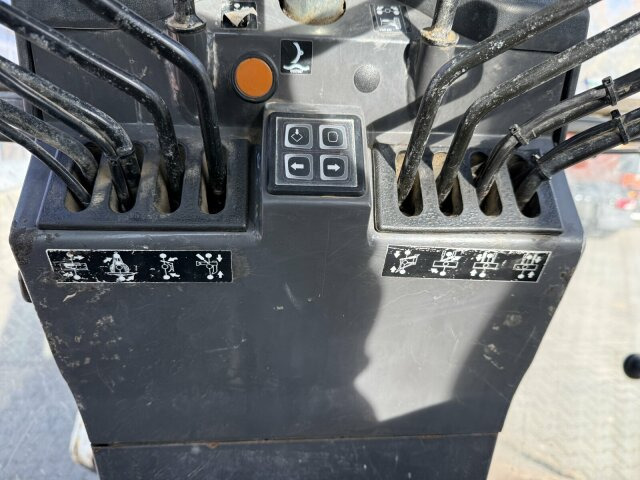 New Holland F106.6A alrrad 6x6 Grader 12 Ton - 10.700 Std - Grader: bilde 5 New Holland F106.6A alrrad 6x6 Grader 12 Ton - 10.700 Std - Grader: bilde 5