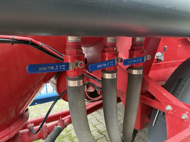 Spitzer SF 2754 / 4P liegend Silo 55 m3 - Bulktrailer: bilde 2 Spitzer SF 2754 / 4P liegend Silo 55 m3 - Bulktrailer: bilde 2