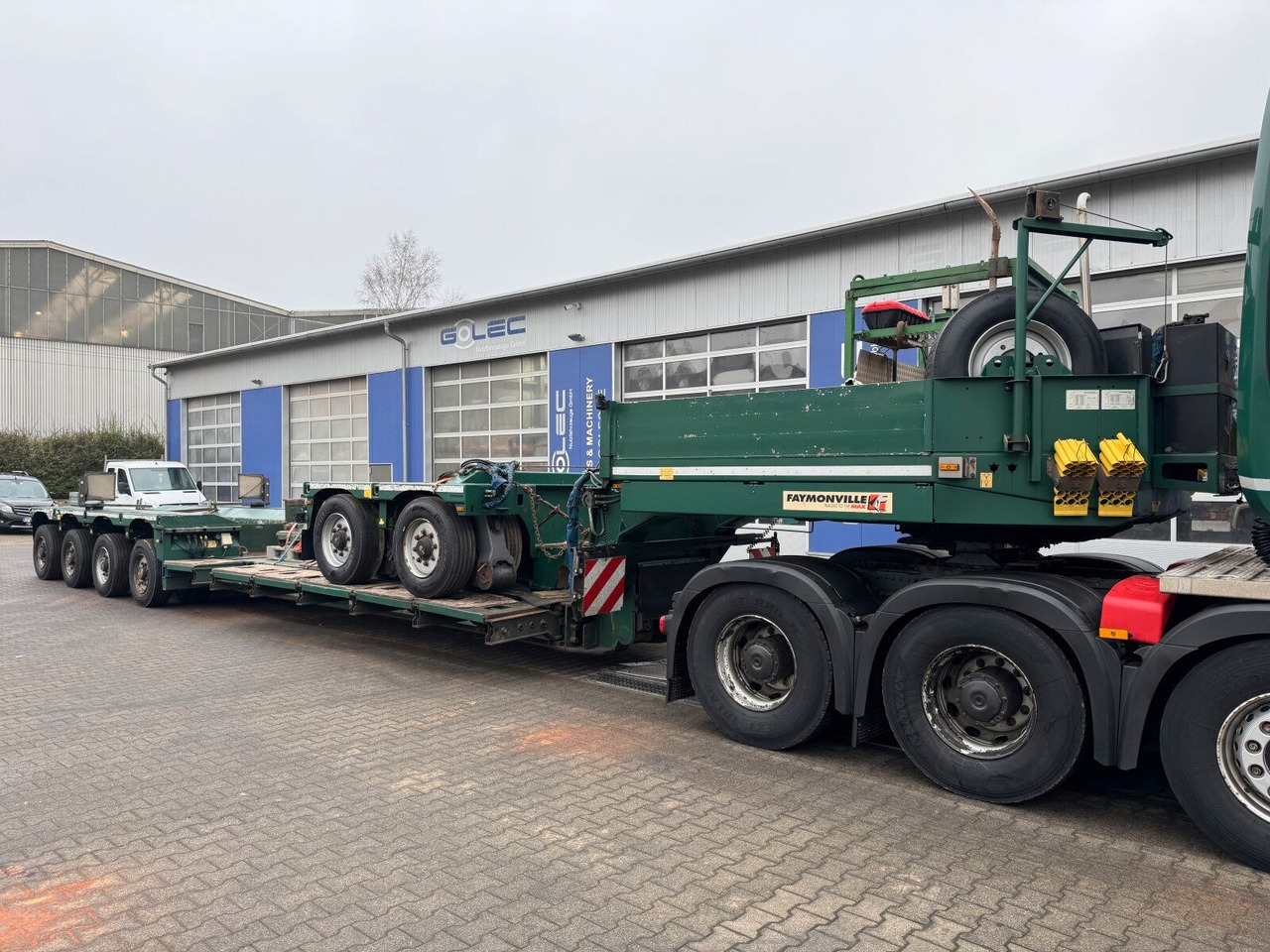 Mercedes-Benz ACTROS 4163 8x4 Schwerlast +Tieflader 4+2 *83 T - Trekkvogn: bilde 3 Mercedes-Benz ACTROS 4163 8x4 Schwerlast +Tieflader 4+2 *83 T - Trekkvogn: bilde 3